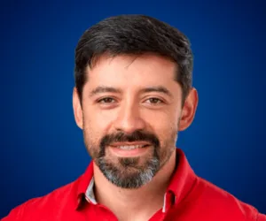 Alexandro Bravo, conferencista para eventos corporativos sobre Liderazgo Femenino