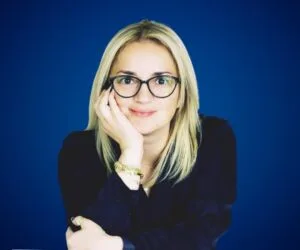 Tania Yovanović, conferencista para eventos corporativos sobre Inteligencia Artificial