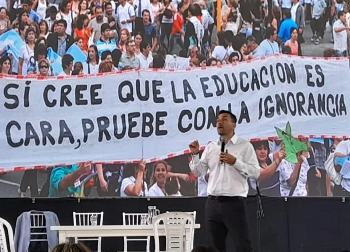 Educación emocional ante una audiencia latinoamericana