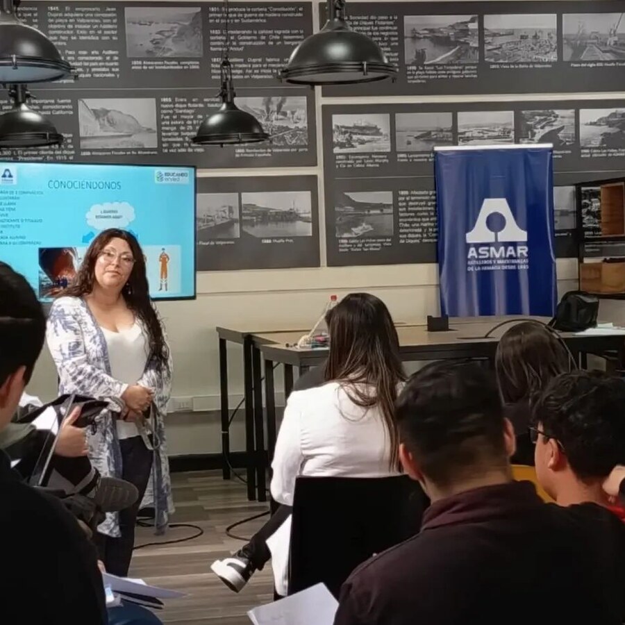 Stephany Palominos — Conferencista de Bienestar Laboral